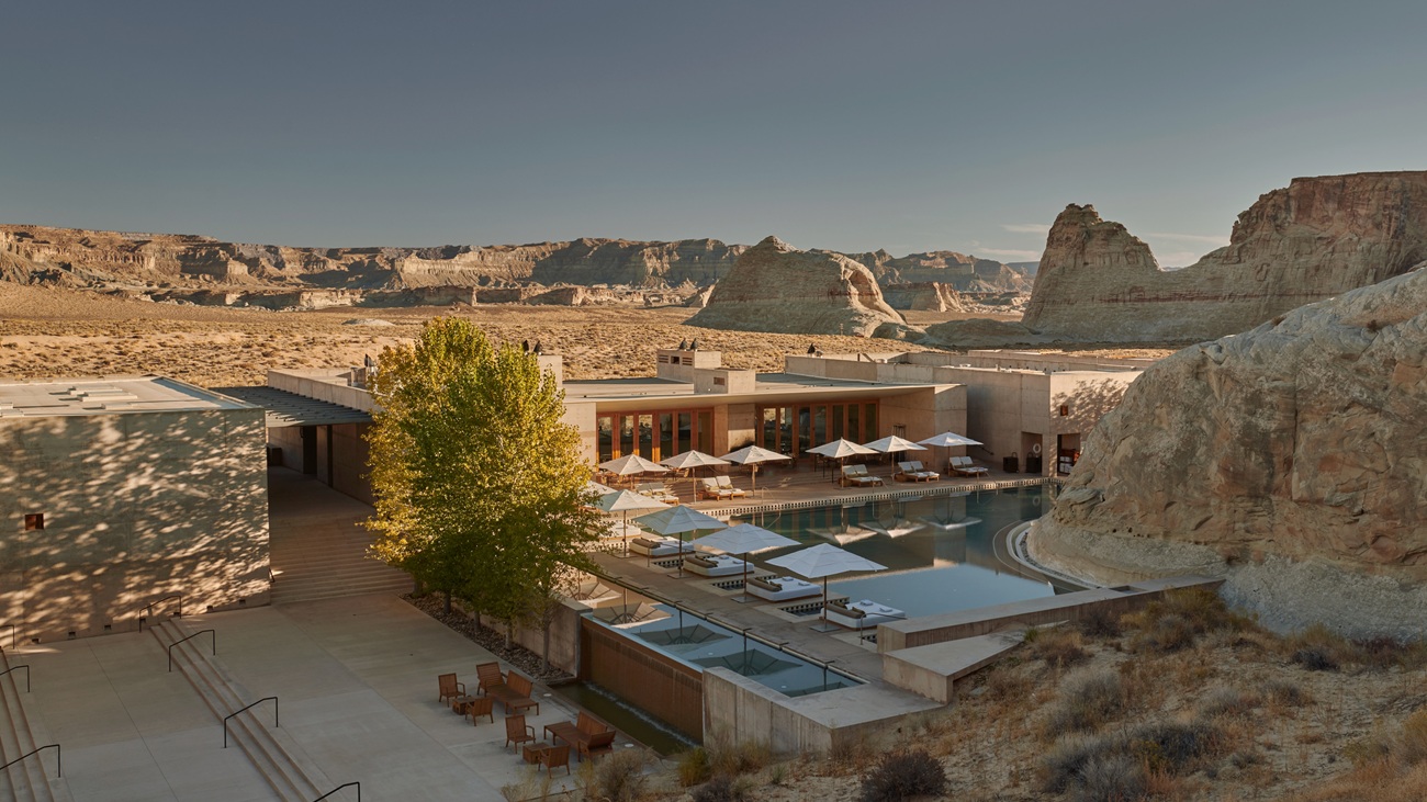 Why Luxury Hotel Gift Cards Are the Perfect Gift